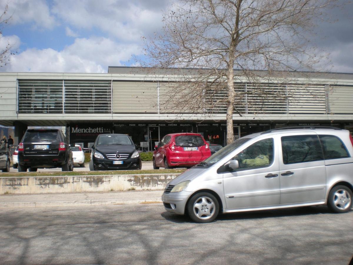 Charming Apartment Tilli With Parking Perúgia Exterior foto